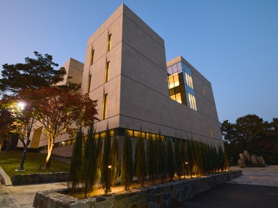 광릉추모공원 야간의 모습